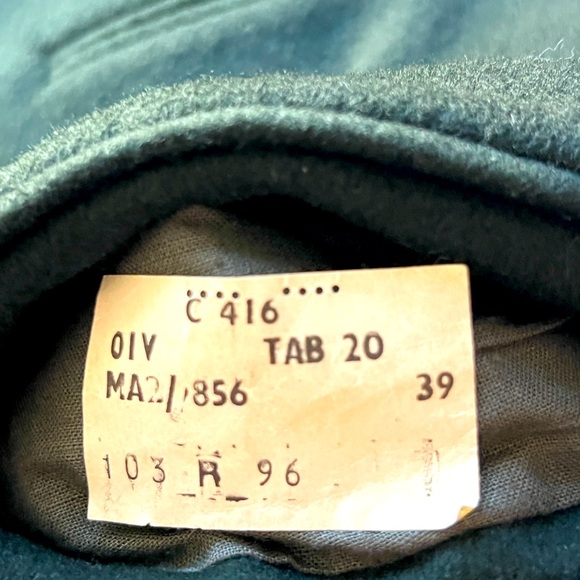 DUNN & CO GREAT BRITAIN…Gorgeous Forest Green Vest 💯 % WOOL - Picture 10 of 10